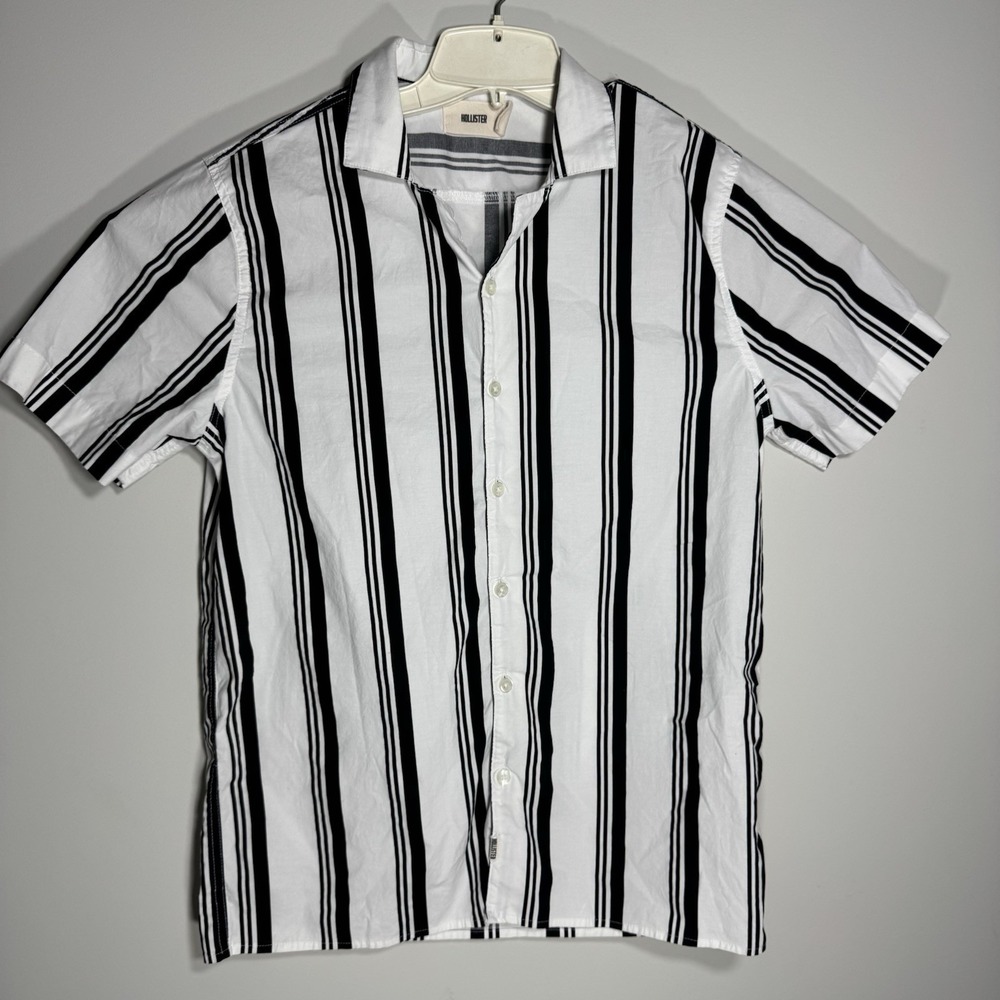 Hollister Mens Medium Short Sleeve Button Down Shirt White Black Vertical Stripe